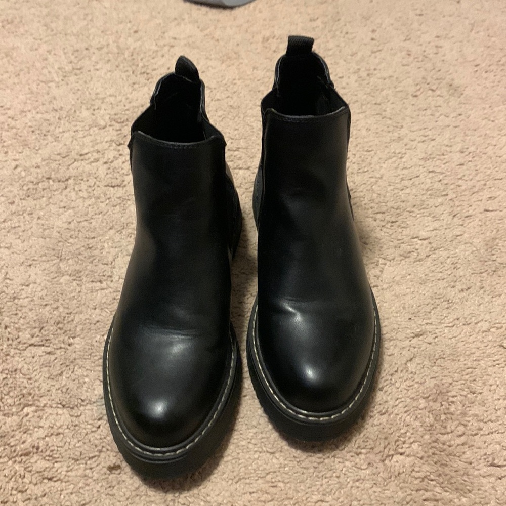 Black Chelsea Boots Size 7.5